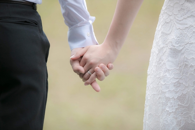 初めて付き合った人と結婚するメリット