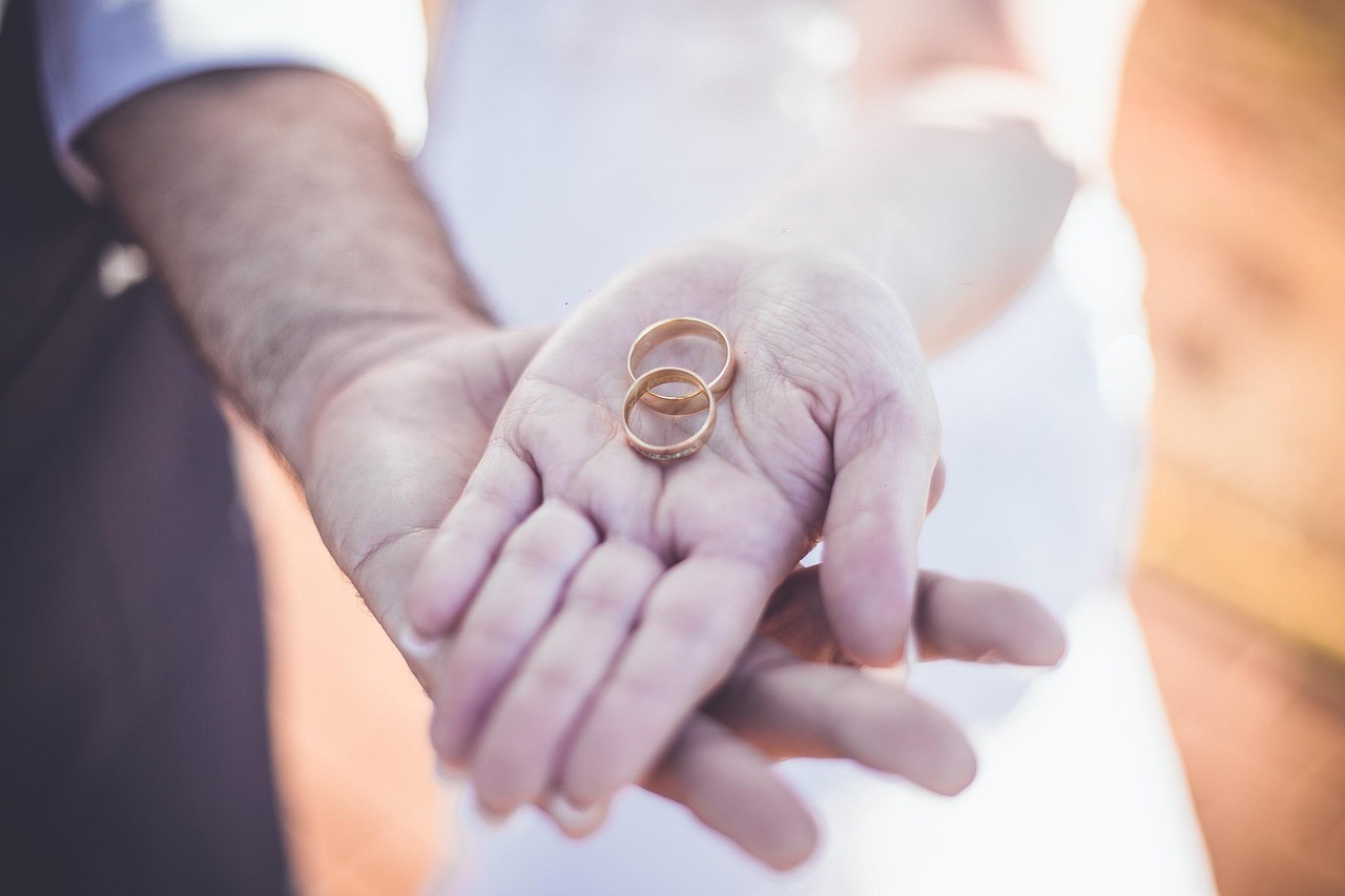 男性にとって「結婚したい女性」と「付き合いたい女性」は違う