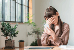 彼氏から連絡が来ない…何日まで待つべき？返信がない理由と男性心理・対処法を解説