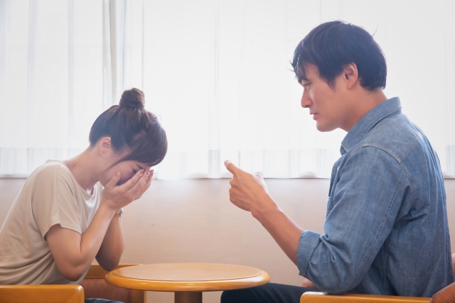 【モラハラ彼氏あるある】典型的なセリフパターン