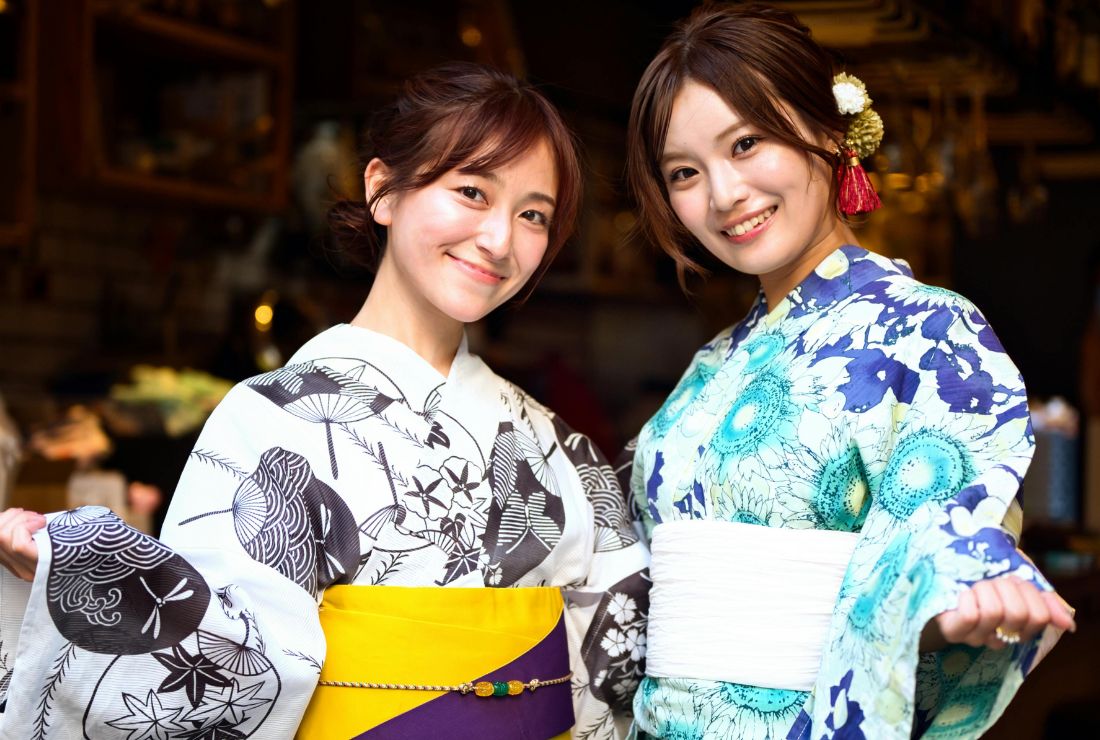 アラサーとは？意味と由来