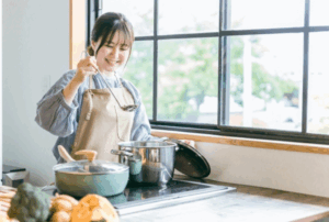 家庭的とは？男性が考える家庭的な女性の特徴・婚活での活かし方