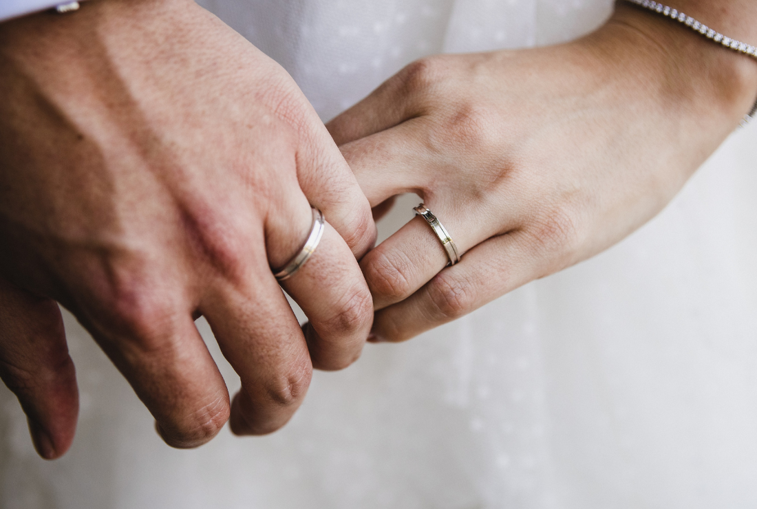 共依存恋愛とは？共依存カップルの特徴と抜け出す方法【幸せな関係に変わる5ステップ】