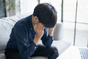 彼氏がいる人を好きになった…その心理と対処法