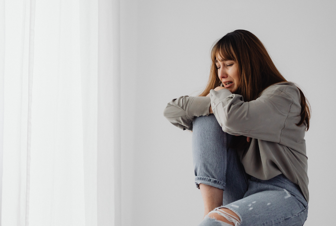 「恋愛に疲れた」と思う理由10選|疲れやすい人の特徴と対処法を解説