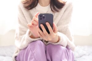 マッチングアプリに疲れたあなたへ。原因別の対処法を解説！真剣な婚活へのロードマップ