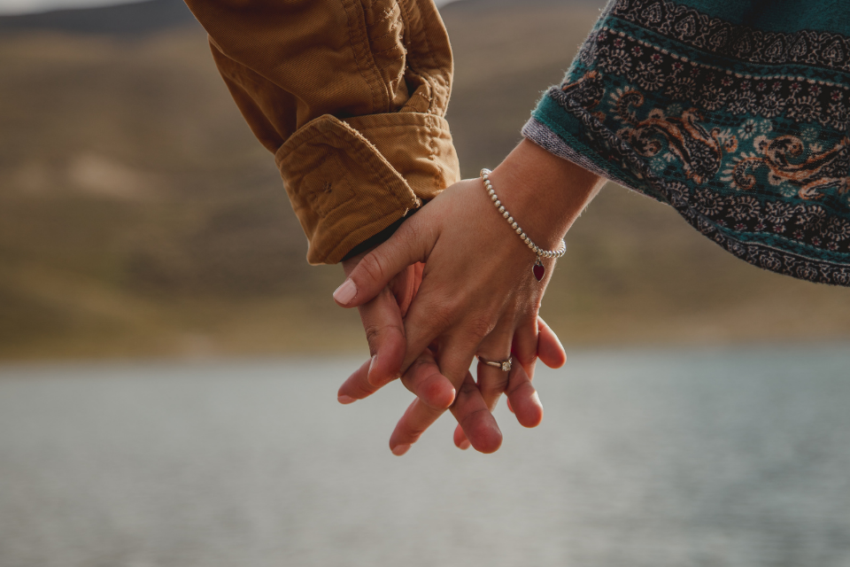 恋愛を有利に進めるための行動術