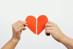 好きな人に嫌われたかも？嫌われたサイン・見極め方・立て直す方法を徹底解説