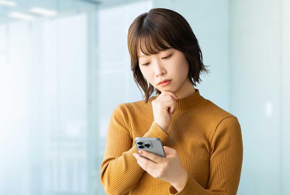 彼氏の冷たいLINEが気になる…その理由と試すべき対処法