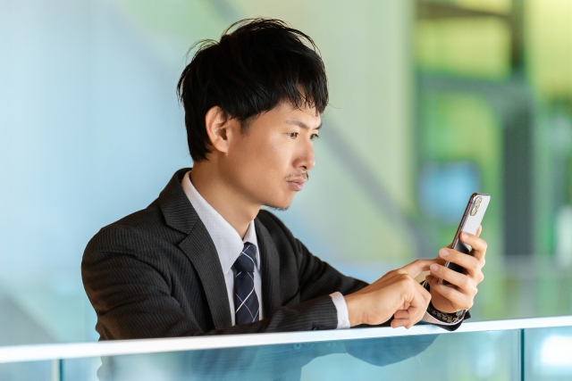 「仕事が忙しい」と言う彼氏の本音5選