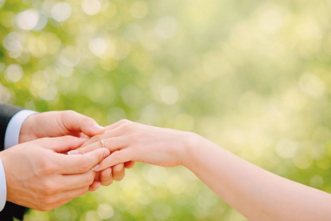 プロポーズされたい！彼氏に結婚を決意させる方法と男性心理を解説