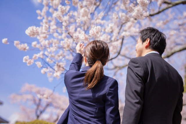 1年以内の結婚を目指すなら？サークルと結婚相談所の使い分け