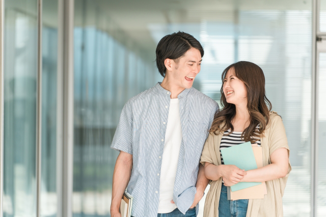 自然な出会いから恋に発展させるには？