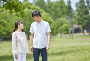【体験談アリ】男性の脈ありサイン12選！本気？社交辞令？彼の本音を見抜くポイントとアプローチ法