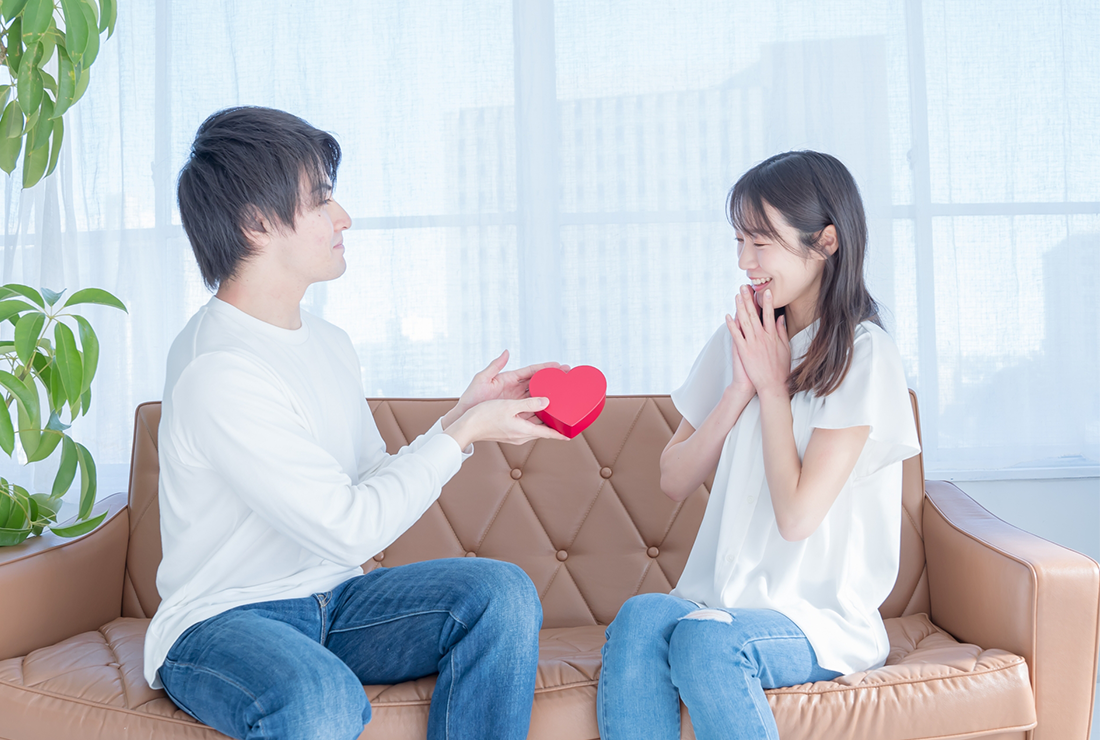 年上女性に響くアプローチ方法|脈あり・脈なしサインも合わせて解説