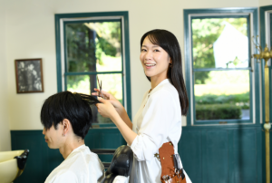 【美容師の本音】美容師の婚活事情｜理想の相手、結婚後の仕事など徹底解説