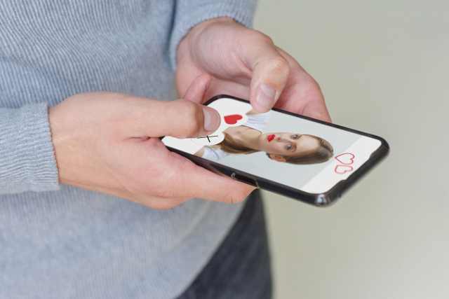 プロフィールで見抜く！遊び目的の男の危険なサイン
