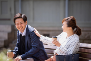 女性からのボディタッチを男性はどう思う？パーツ別の自然なやり方を紹介