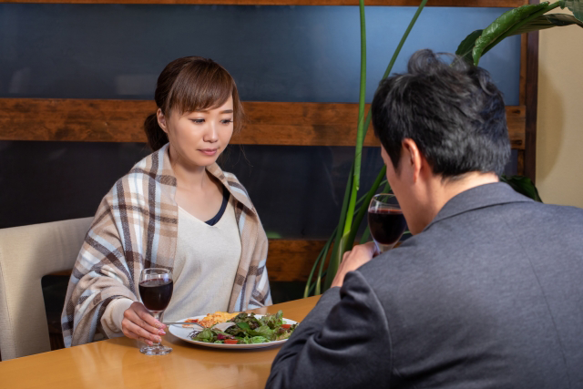 沈黙が流れたらどうする？ピンチを救う切り抜け方
