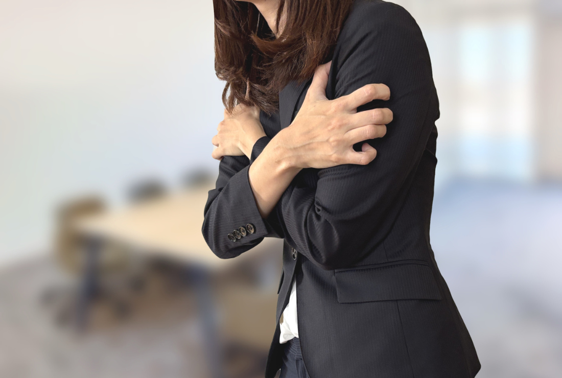 勘違い注意！職場特有の「ただの愛想（脈なし）」サイン