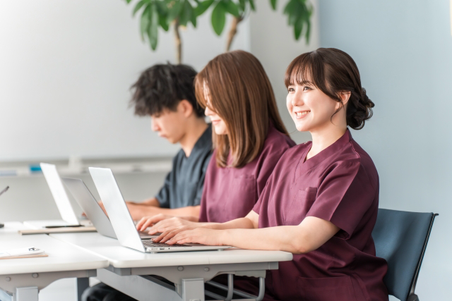 忙しい看護師こそ「結婚相談所」を選ぶべき決定的理由