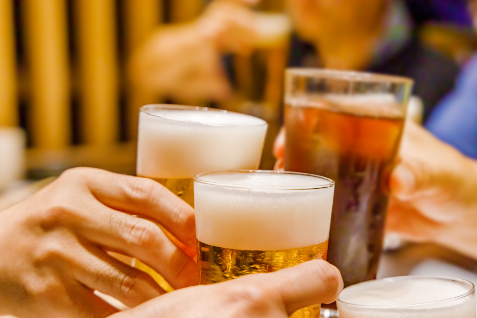 【シーン別】左手薬指の指輪はつける？外す？迷ったときの考え方