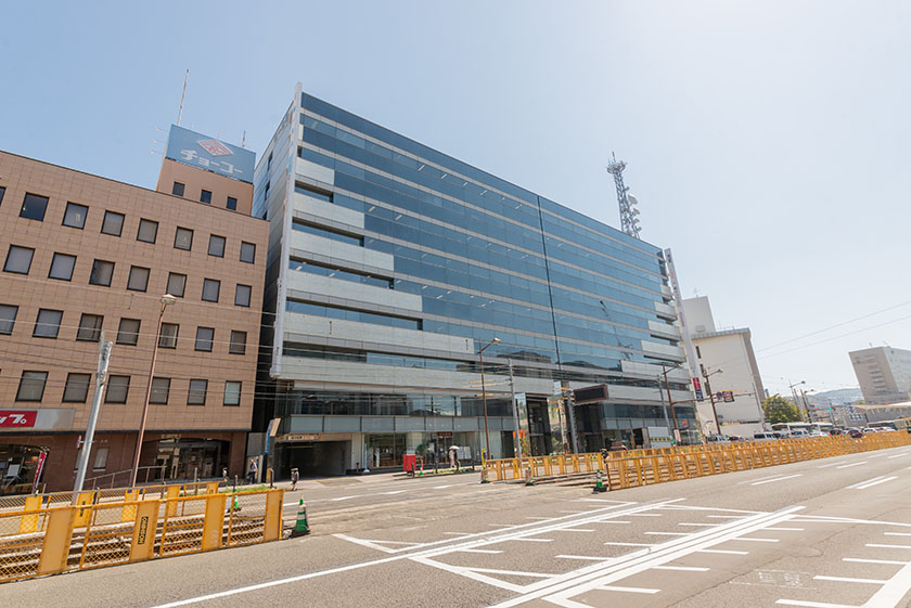 ツヴァイ長崎店の外観2