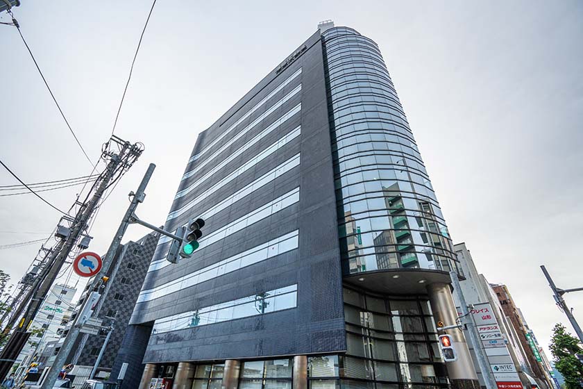 ツヴァイ山形店の外観2