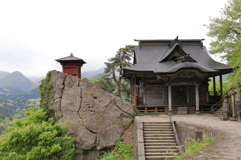 宝珠山立石寺