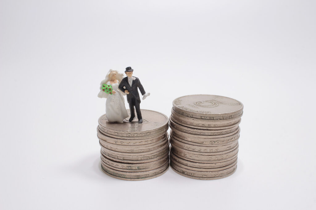 結婚相談所で貯金額を公開するの？結婚相談所の婚活で必要な貯金額とは