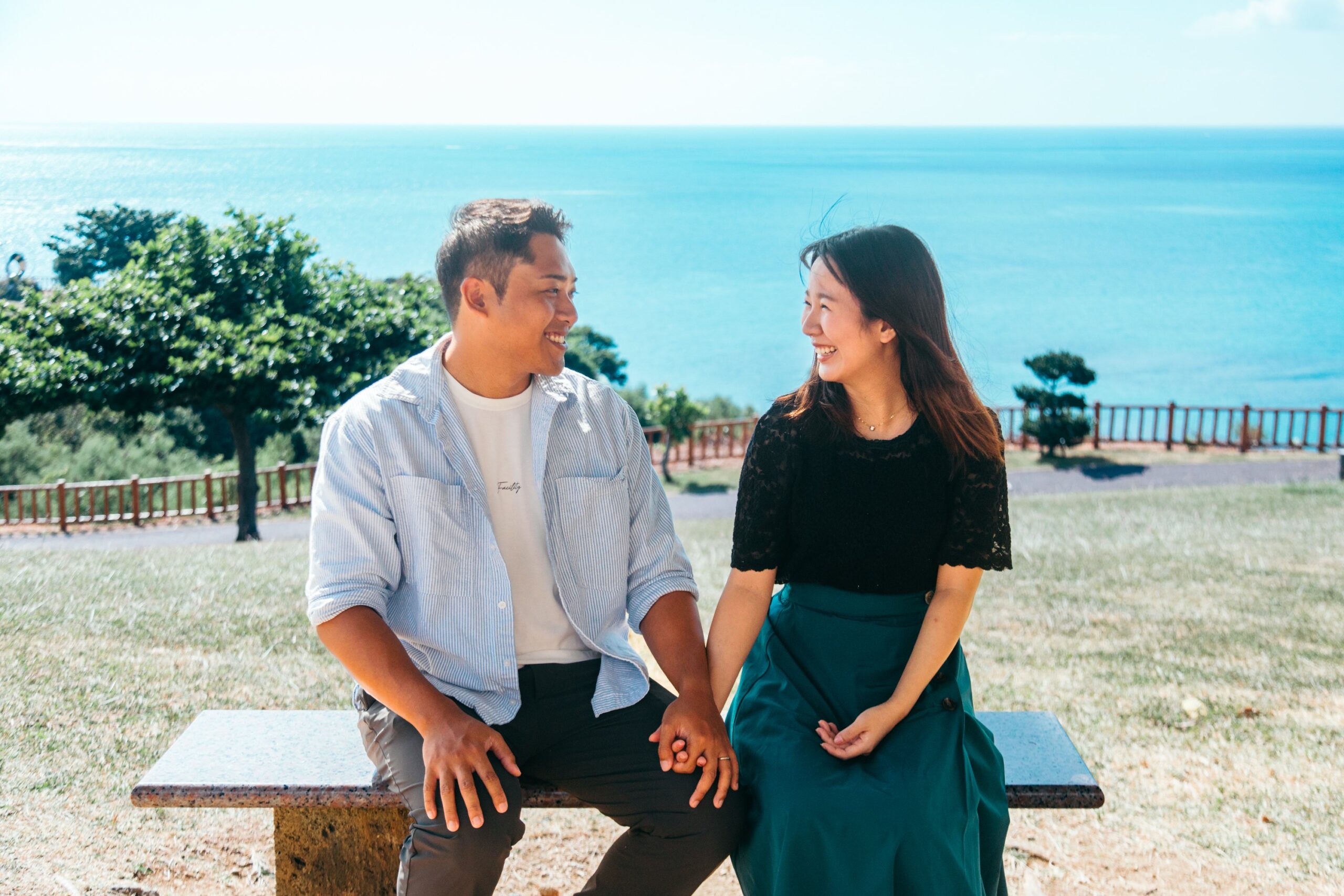 沖縄と東京。1,500kmの距離を埋めたのは、 週1回のビデオ通話と絶えないメッセージ